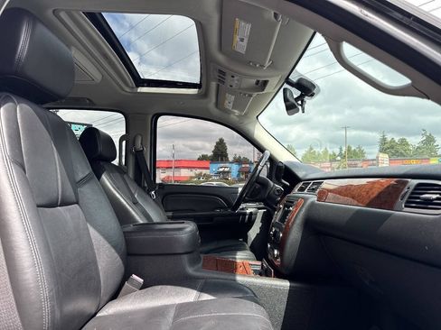 Used 2008 Chevrolet Tahoe LTZ w/ LTZ Preferred Equipment Group AWD/4WD image 15