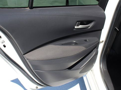 Used 2021 Toyota Corolla LE w/ Carpet Mat Package (TMS) image 12