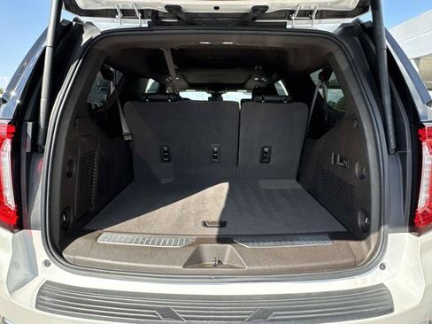 Used 2023 GMC Yukon XL Denali RWD image 13