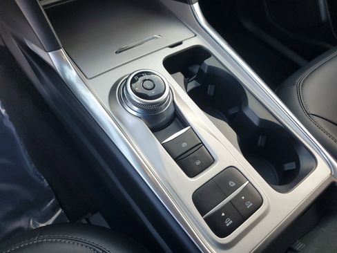 Used 2023 Ford Explorer XLT w/ Equipment Group 202A image 28