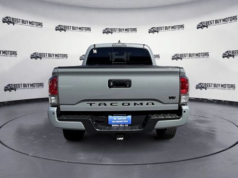 Used 2021 Toyota Tacoma TRD Sport w/ TRD Premium Sport Package AWD/4WD image 7