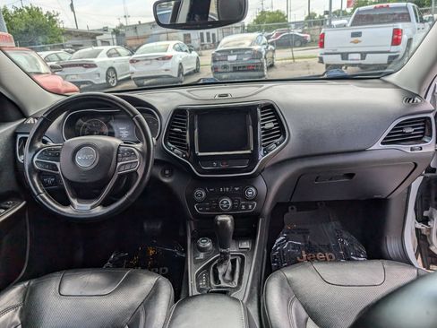 Used 2019 Jeep Cherokee Limited AWD/4WD image 12