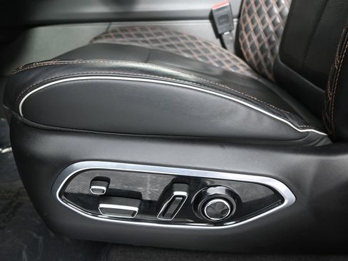 Used 2021 Jeep Grand Cherokee L Summit image 23