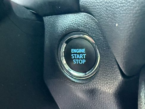 Used 2021 Toyota RAV4 XLE w/ Convenience Package image 13