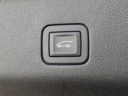 Used 2025 Chevrolet Tahoe LT AWD/4WD image 31