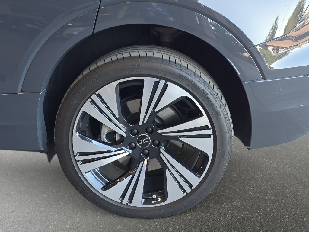 Used 2024 Audi Q8 e-tron Prestige w/ Prestige Package AWD/4WD image 33