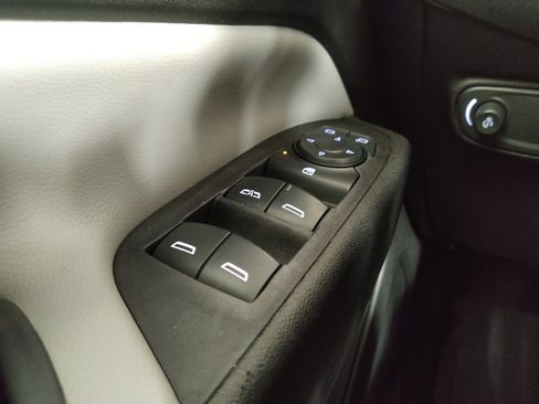 Used 2022 Chevrolet Equinox LS w/ LS Convenience Package FWD image 27
