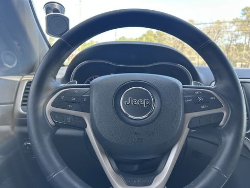 Used 2017 Jeep Grand Cherokee Laredo w/ Quick Order Package 2BE image 16