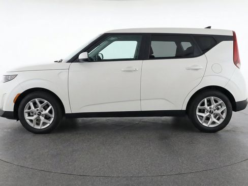 Used 2025 Kia Soul LX w/ LX Technology Package FWD image 5