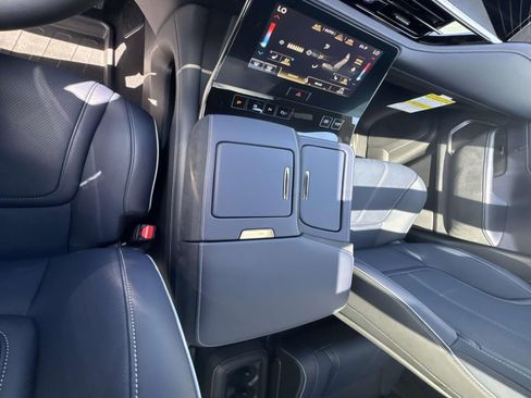 New 2026 INFINITI QX80 4WD w/ Sport Exterior Package image 18