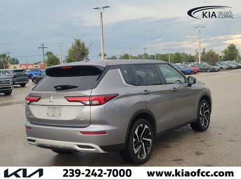 Used 2022 Mitsubishi Outlander SE FWD image 6