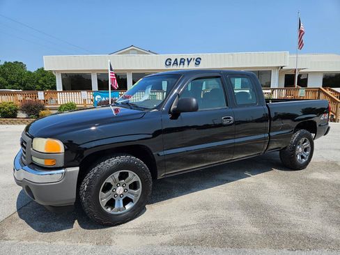 Used 2007 GMC Sierra 1500 W/T w/ Light Duty Power Package AWD/4WD image 2