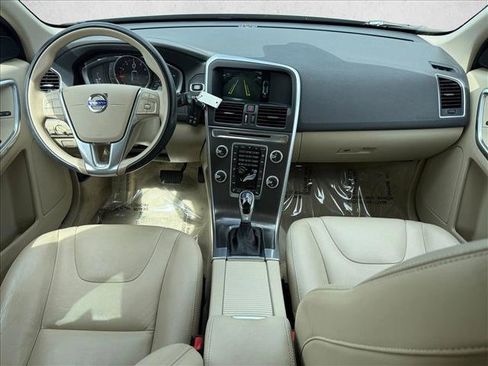 Used 2016 Volvo XC60 T6 w/ Proximity Package FWD image 24