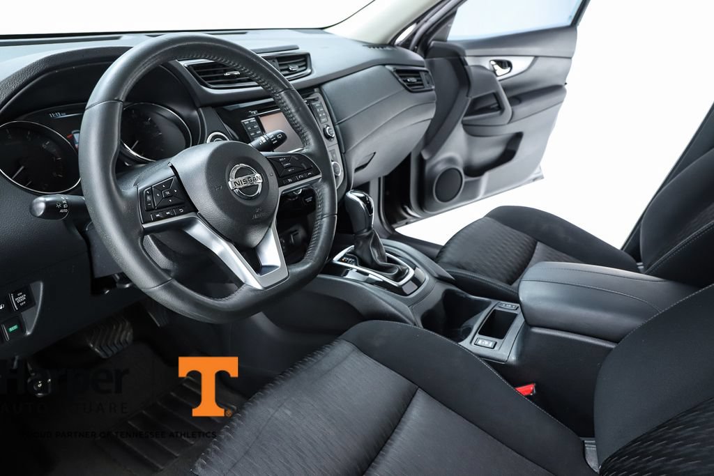 Used 2017 Nissan Rogue SV w/ SV Premium Package FWD image 19