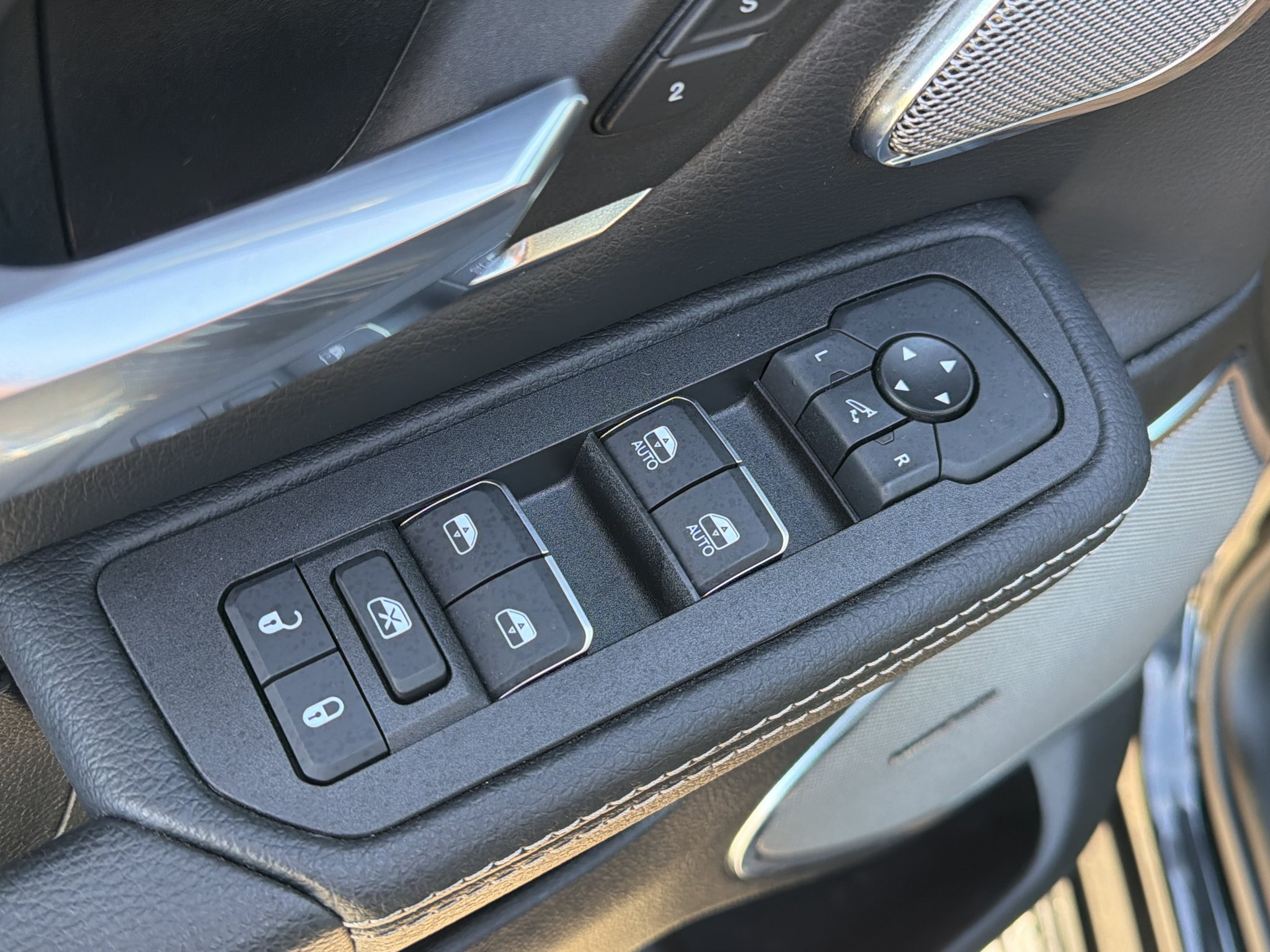 Used 2025 RAM 1500 Laramie w/ Night Edition AWD/4WD image 12