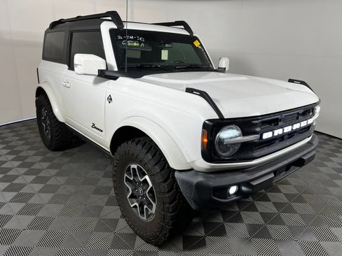 Used 2022 Ford Bronco Outer Banks AWD/4WD image 3