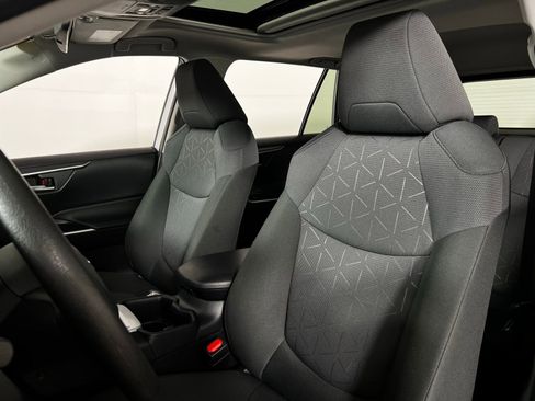 Certified 2025 Toyota RAV4 XLE w/ Convenience Package AWD/4WD image 13