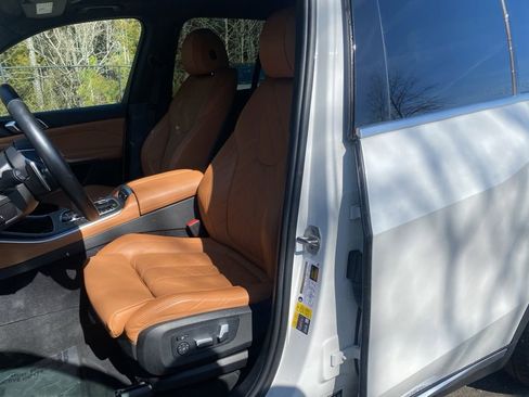 Used 2024 BMW X5 xDrive50e w/ Parking Assistance Package image 13