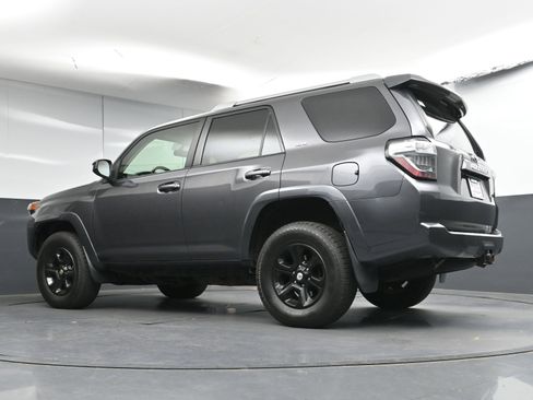 Used 2016 Toyota 4Runner SR5 image 12
