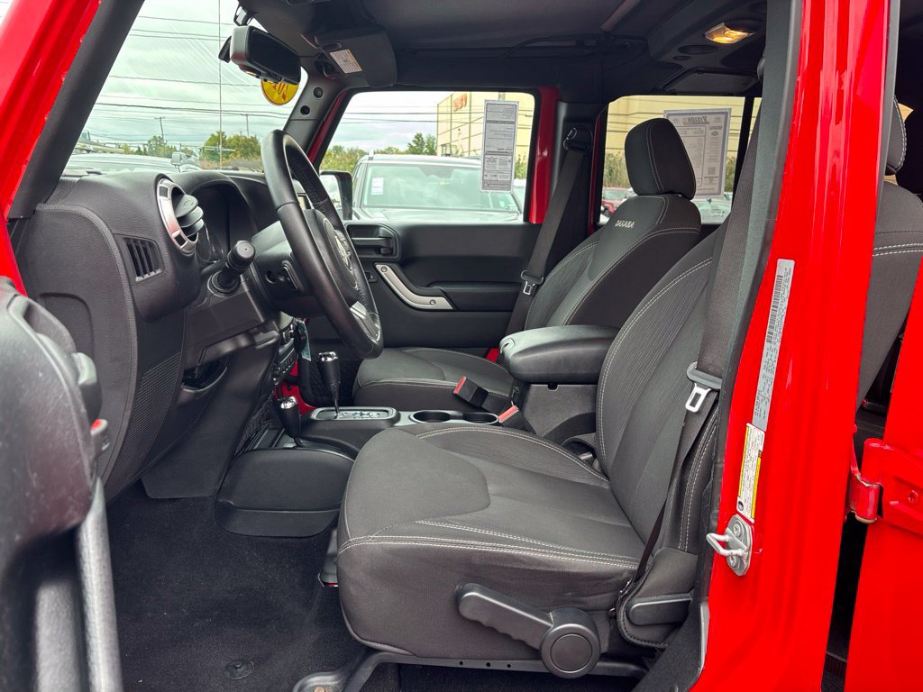 Used 2017 Jeep Wrangler Unlimited Sahara AWD/4WD image 13