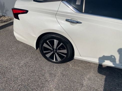 Used 2021 Nissan Altima 2.5 SV image 4