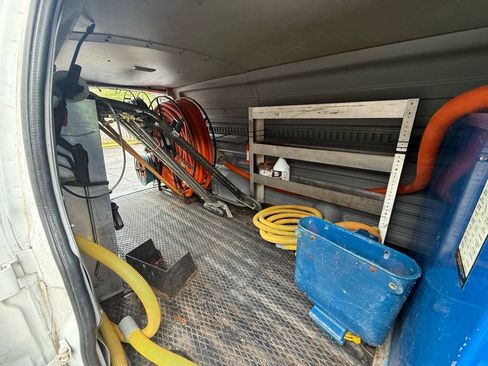 Used 2005 Chevrolet Express 3500 Extended RWD image 6