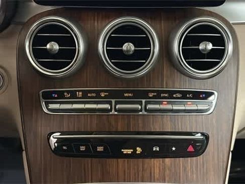 Used 2022 Mercedes-Benz GLC 300 4MATIC image 22