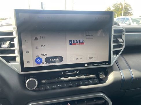 Used 2023 Toyota Sequoia Platinum image 17