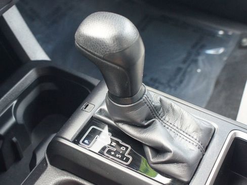 Used 2022 Toyota Tacoma SR w/ SR Convenience Package image 9