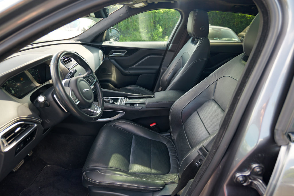 Used 2019 Jaguar F-PACE R-Sport AWD/4WD image 21