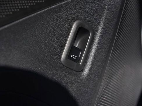 New 2026 Volkswagen Tiguan SE AWD/4WD image 9