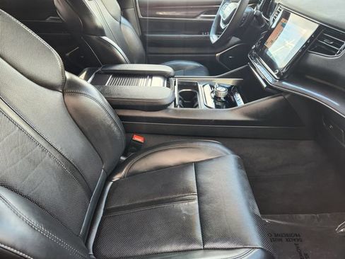 Used 2024 Jeep Wagoneer 4WD w/ Convenience Group I image 19