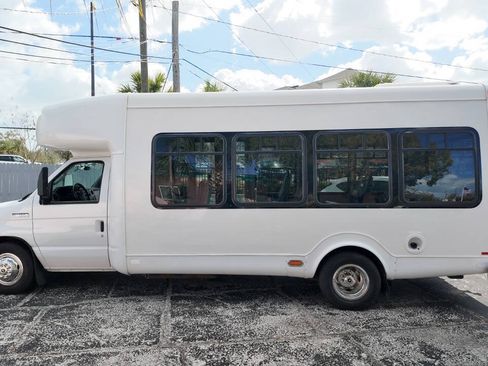 Used 2010 Ford E-450 and Econoline 450 Super Duty RWD image 14