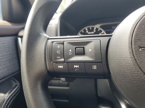 Used 2023 Nissan Rogue SV FWD image 21