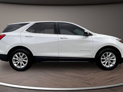 Used 2019 Chevrolet Equinox LT FWD image 9