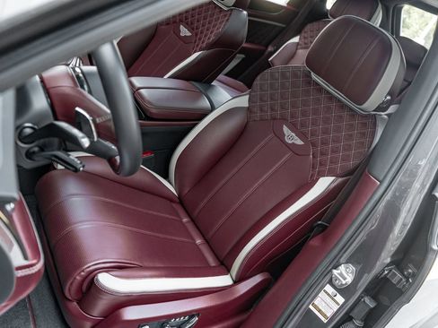 Certified 2024 Bentley Bentayga AWD/4WD image 25