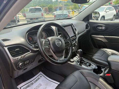 Used 2020 Jeep Cherokee Limited AWD/4WD image 18