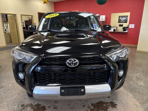Used 2019 Toyota 4Runner TRD Off-Road Premium image 2