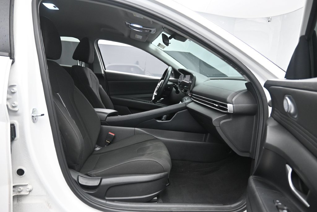 Used 2023 Hyundai Elantra SEL w/ Convenience Package FWD image 29
