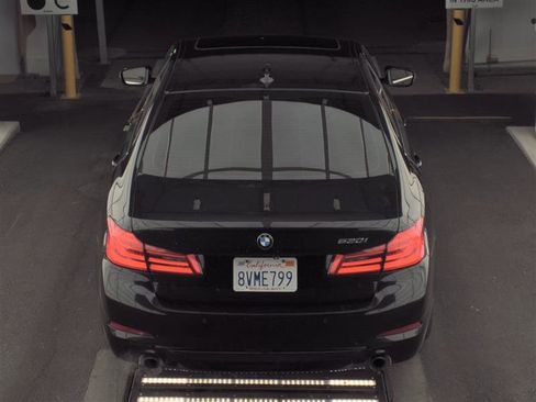 Used 2018 BMW 530i w/ Premium Package image 5