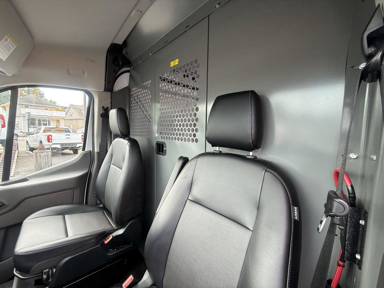 Used 2023 Ford E-Transit Medium Roof RWD image 17