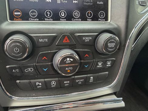 Used 2018 Jeep Grand Cherokee Limited AWD/4WD image 16