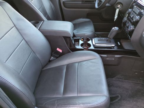 Used 2011 Ford Escape Limited w/ 301A Rapid Spec Order Code image 27