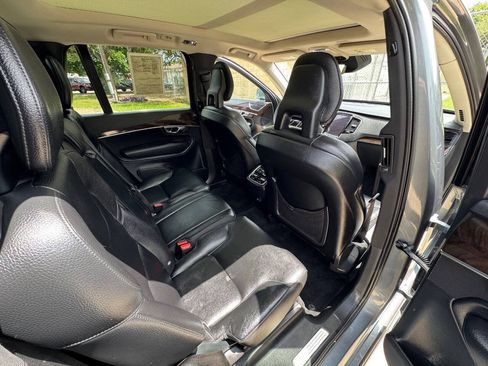 Used 2017 Volvo XC90 T6 Momentum w/ Vision Package AWD/4WD image 32