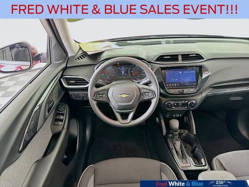 Used 2023 Chevrolet TrailBlazer LT w/ Convenience Package FWD image 20