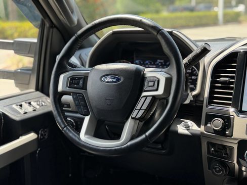 Used 2022 Ford F350 Lariat w/ Black Appearance Package AWD/4WD image 28