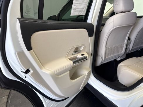 Used 2023 Mercedes-Benz GLA 250 4MATIC image 18