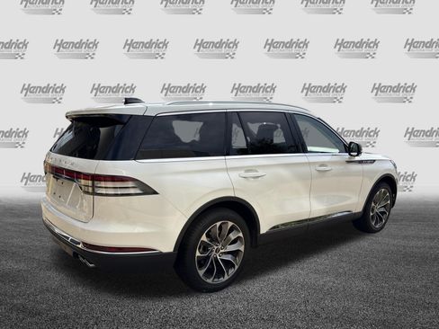 Used 2025 Lincoln Aviator Reserve AWD/4WD image 10
