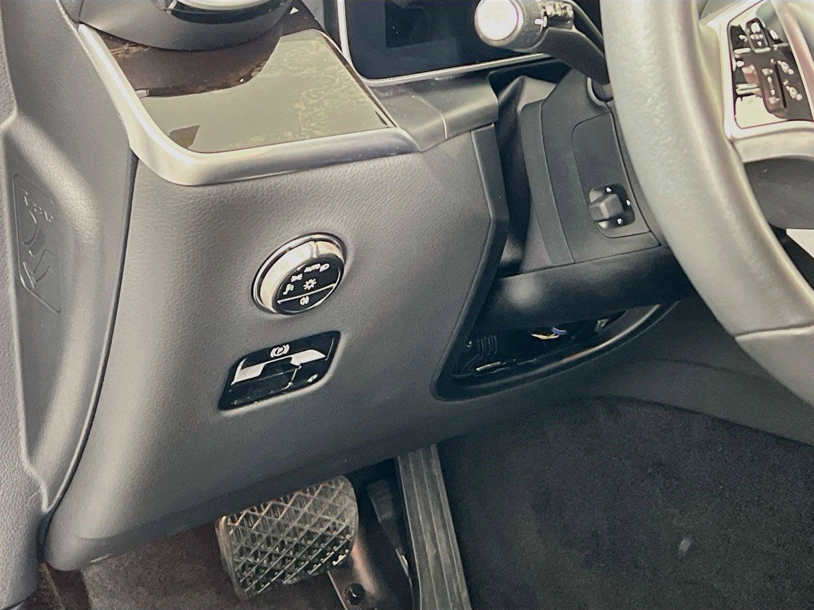 Certified 2026 Mercedes-Benz GLC 300 4MATIC image 11