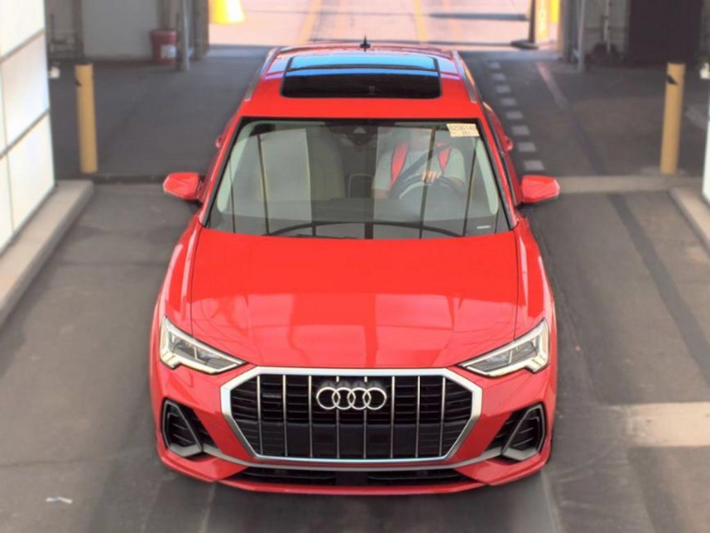 Used 2021 Audi Q3 2.0T Premium Plus w/ Premium Plus Package AWD/4WD image 2